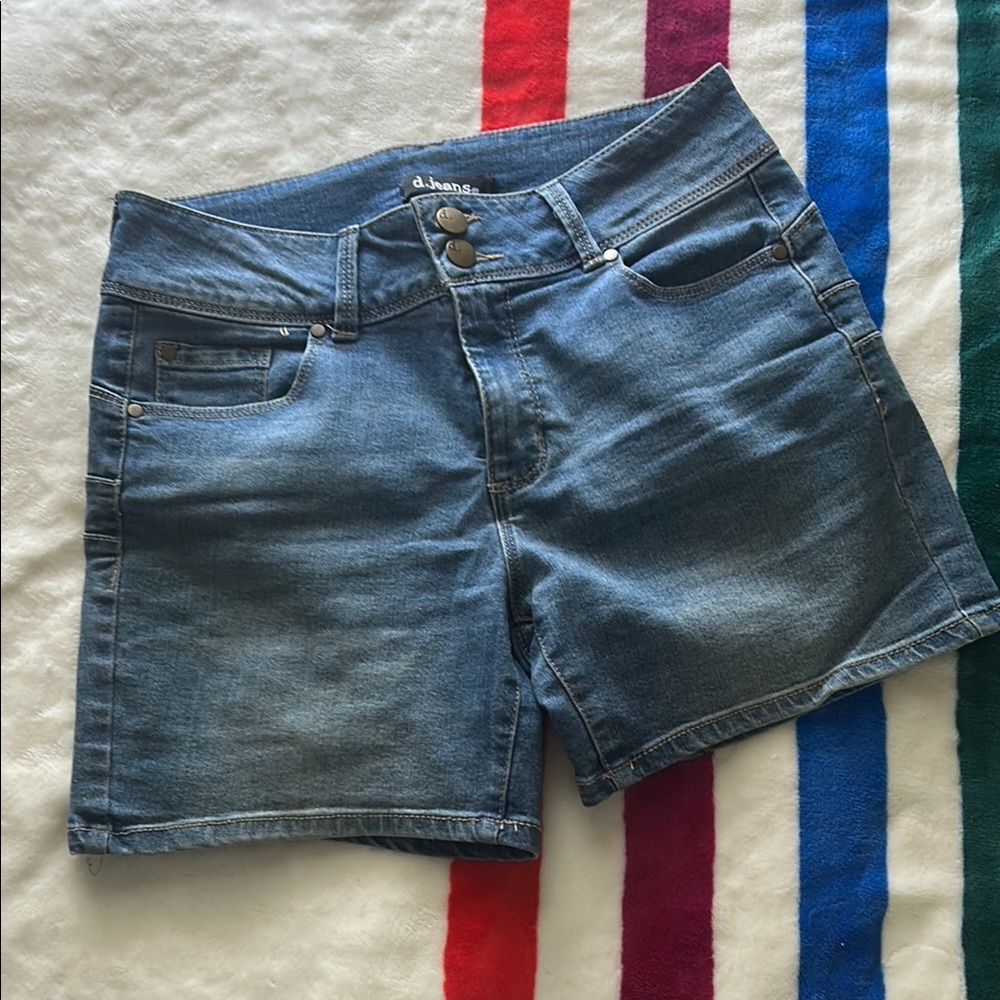 d. jeans Blue Jean Shorts Classic Style